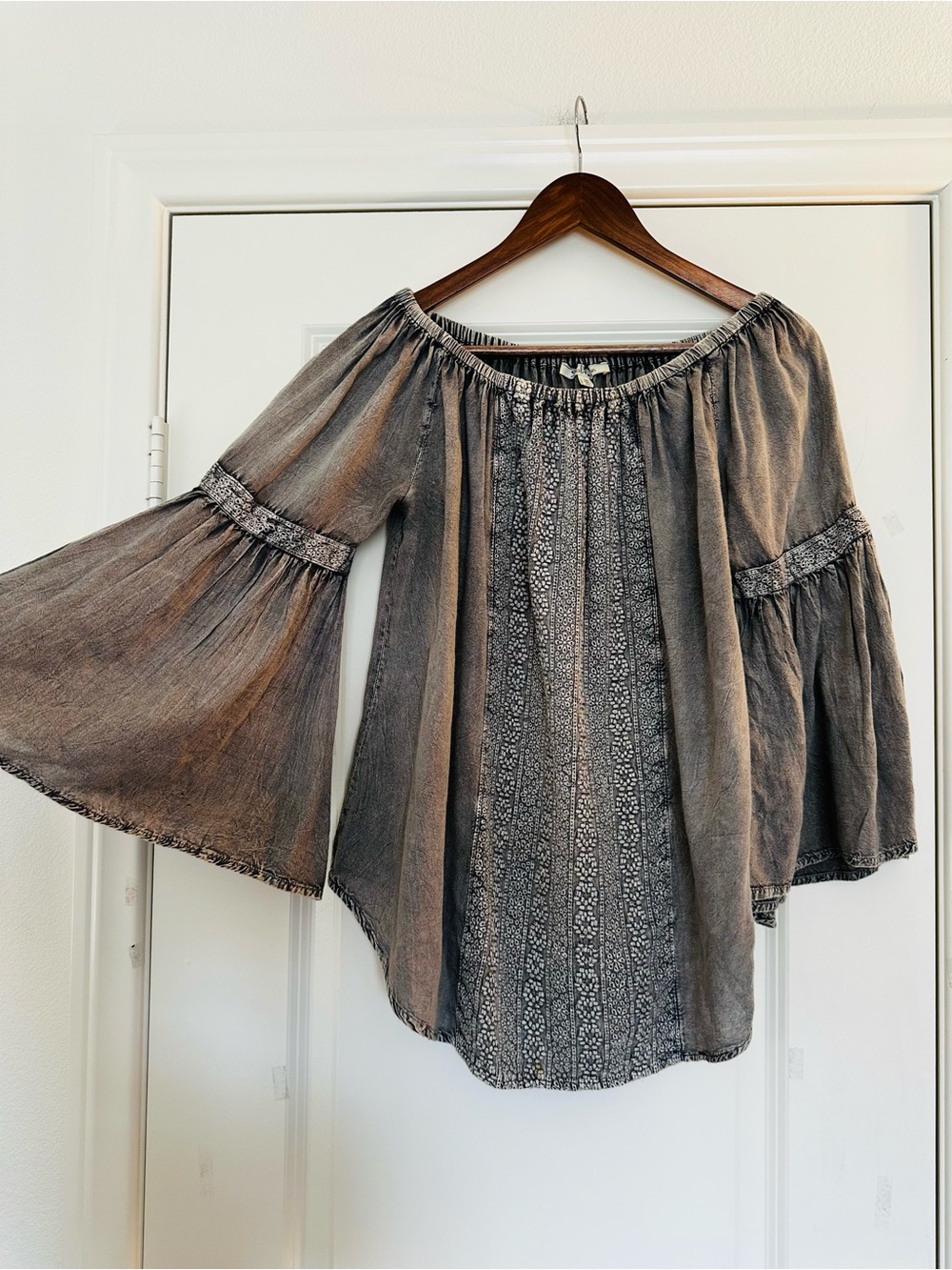 Washed Gray Off-Shoulder Bell Sleeve Blouse Renaissance Boho Cottagecore Medium